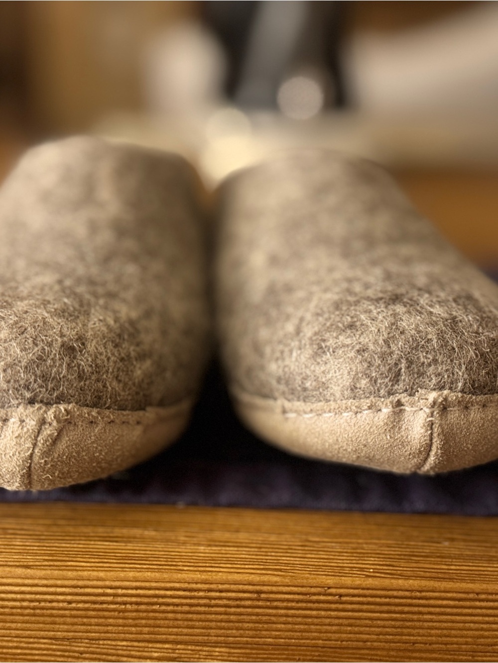 Danish Wool/ Felt Nootka’s Slippers - size 36 - Picture 4 of 6